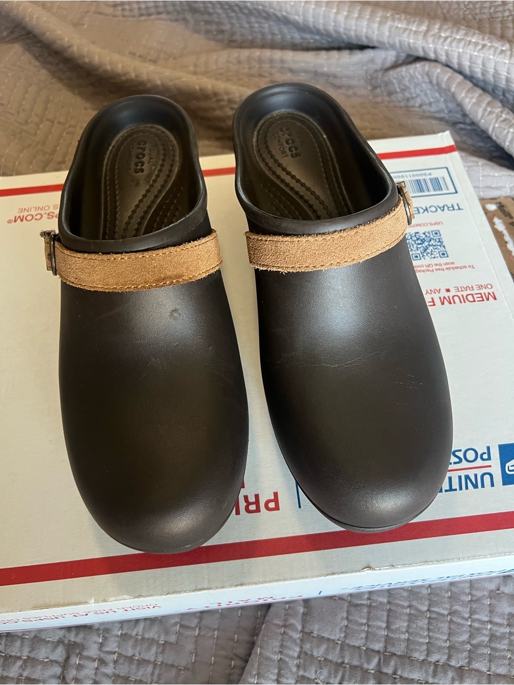 Crocs Sarah Clog Heel Dual Mules  Size 9 Espresso Brown Suede Leather Strap